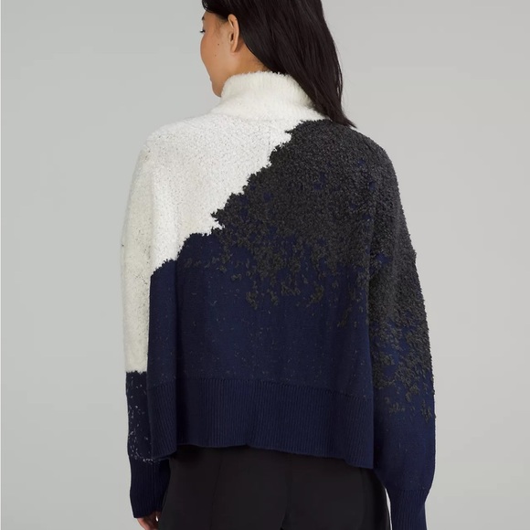 Ombre Knit Textured Turtleneck - Picture 2 of 7